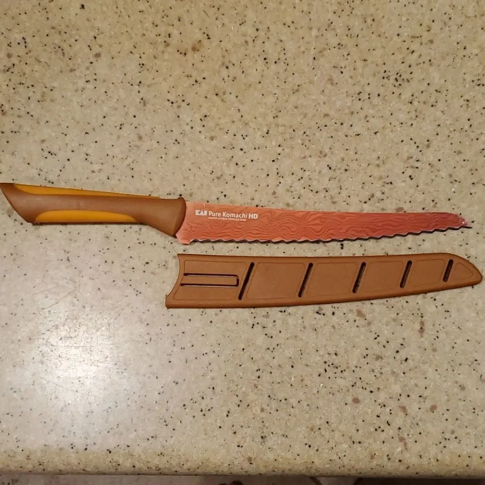 Kai Pure Komachi Serrated Bread Knife